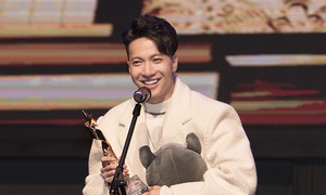 S.T Sơn Thạch trở thành nghệ sĩ Việt đầu tiên ẵm giải thưởng Ca sĩ quốc tế tại ‘World Star Awards 2019’